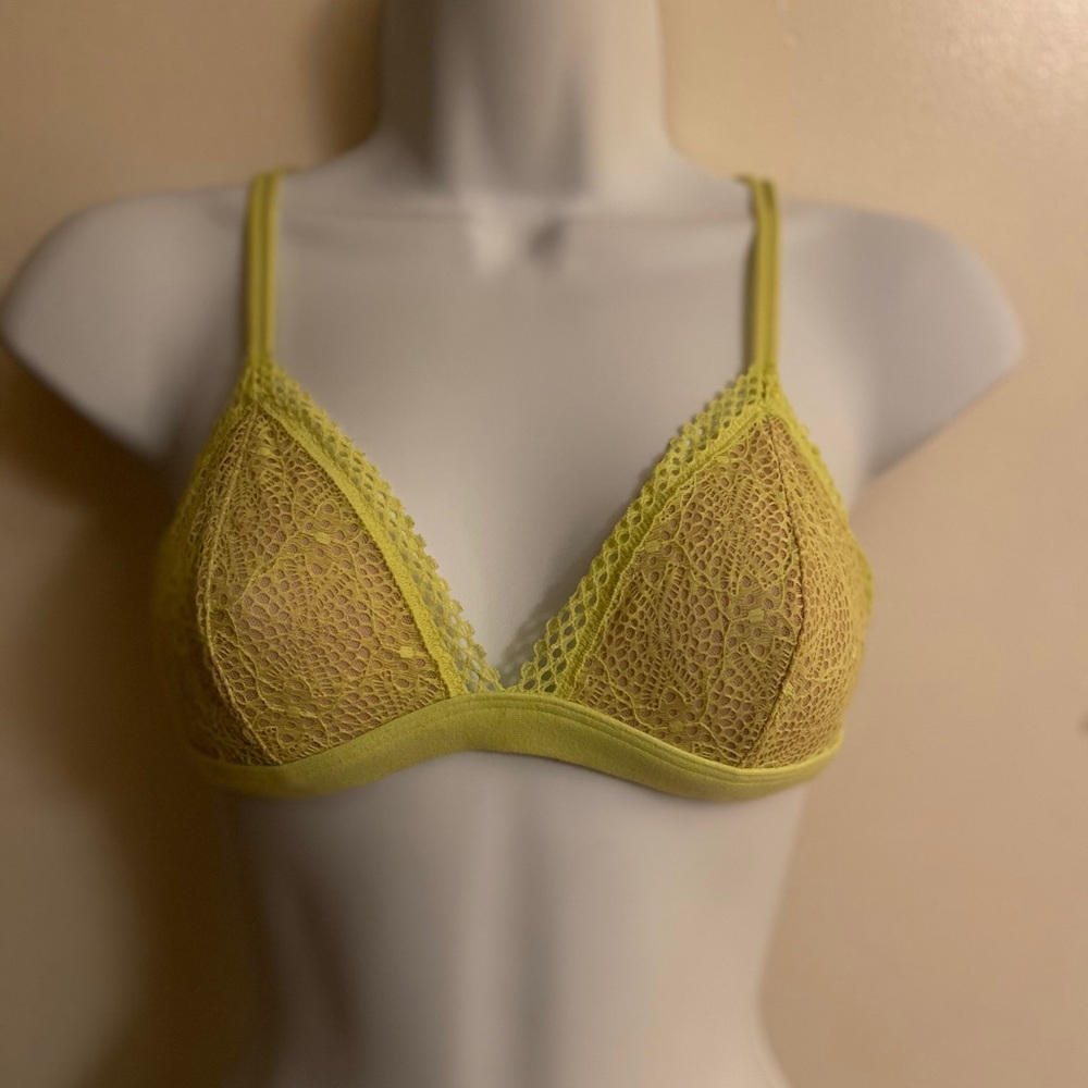 Bralette ( bundle of two Victoria’s Secret)